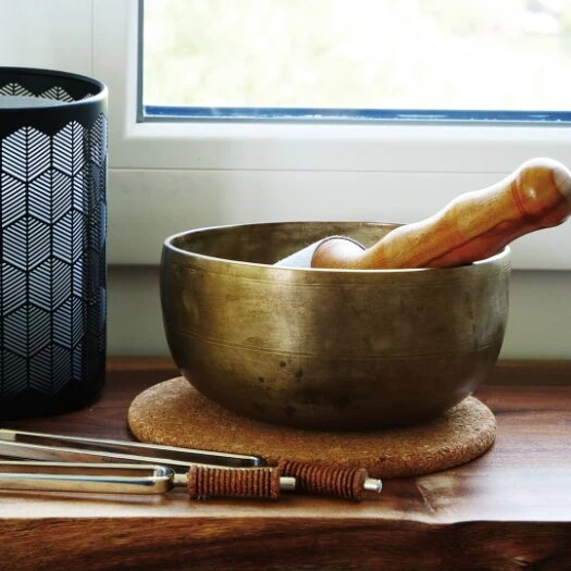 Bols chantants et diapasons lunaires